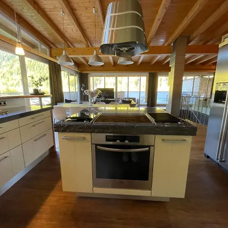 International House Apartment *