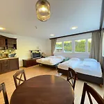 International House Отель Зёльден