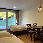 International House * Зёльден