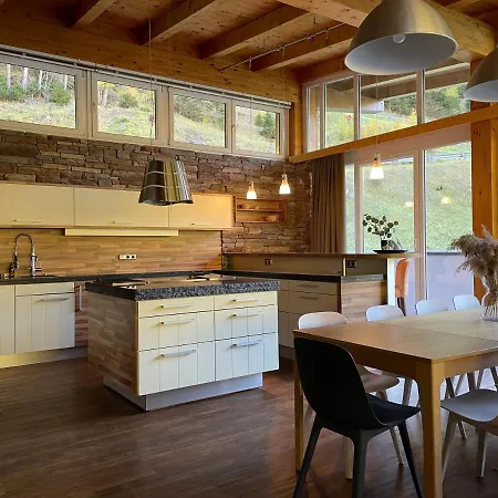 International House מלון