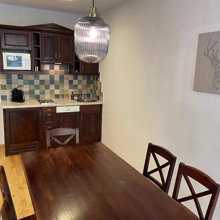 International House זולדן