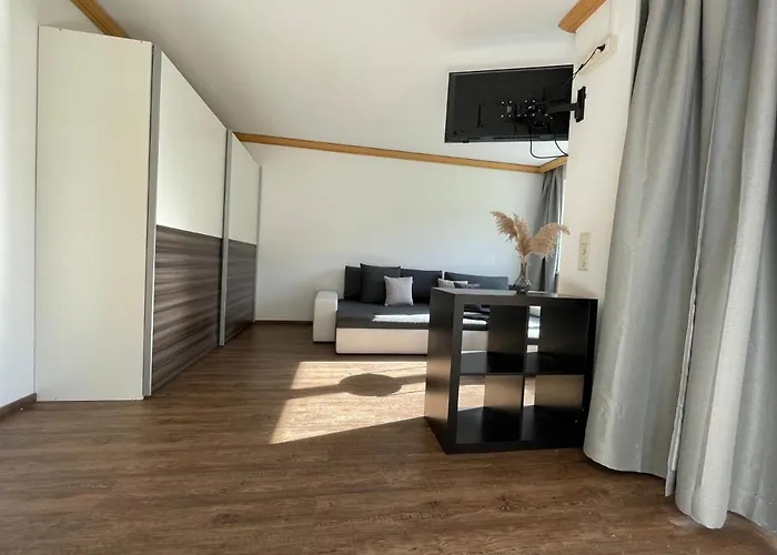 International House Hotel *