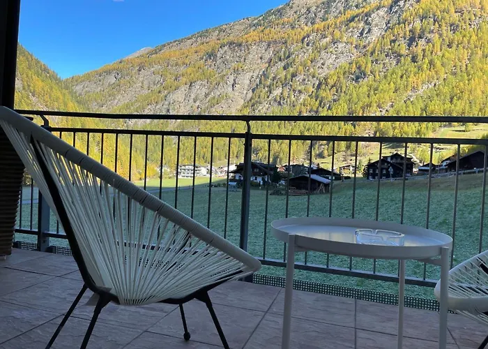 International House Hotel *